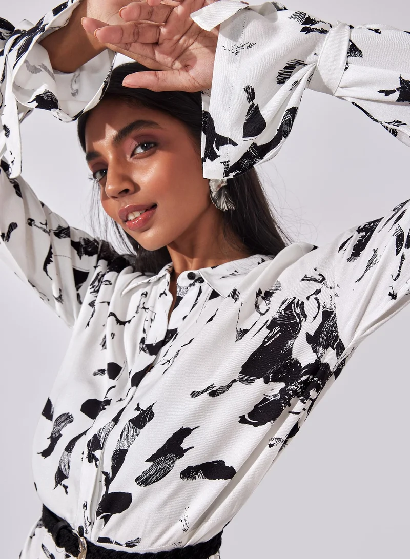 ذا ليبل لايف فستان قميص بطبعة مجردة